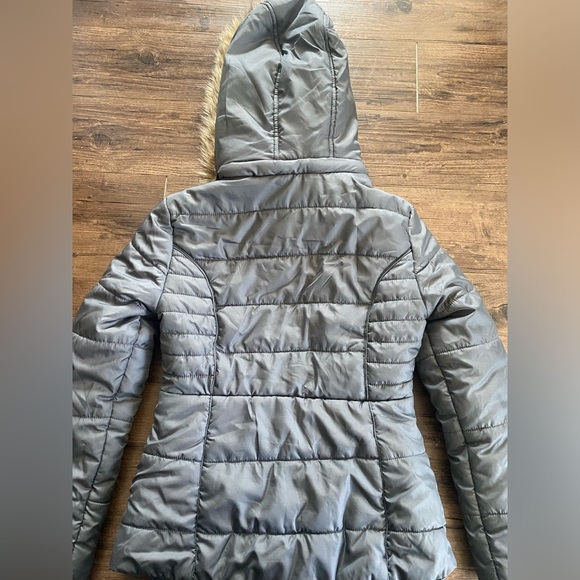 Gray Jacket with Faux Fur Hood Small rampage - Picture 5 of 6